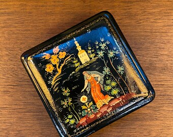 Handgjord rysk smyckeskrin i papier-maché – Vintage handmålad souvenir