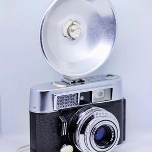 Voigtländer Vintage Camera (1963-68) – Classic Mechanical Camera – Collectible 35mm Film Camera in Good Condition