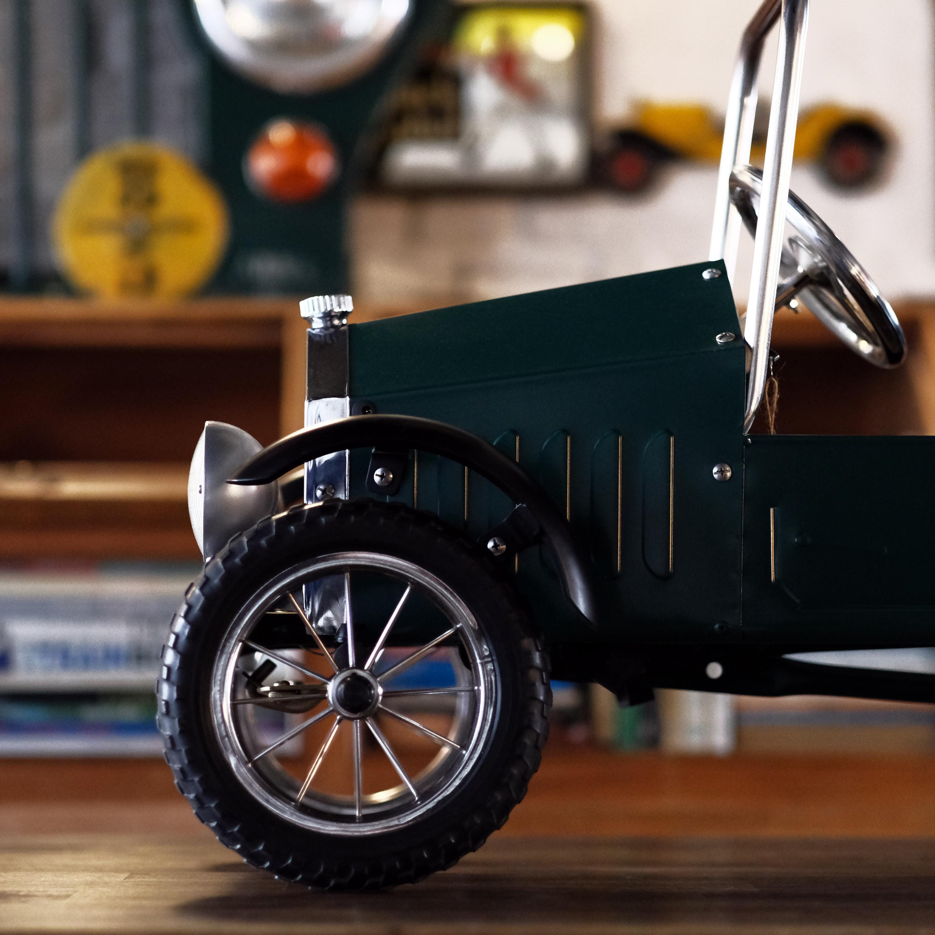 ヴィンテージ ブリティッシュ レーシンググリーン ペダルカー