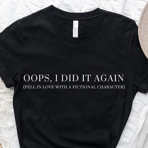 Fiktive Figur T-Shirt | Comfort Charakter, Bücherwurm Shirt, Buchfreund, Geschenk für Buchliebhaber, Fandom Shirt, Bibliophile, booktok