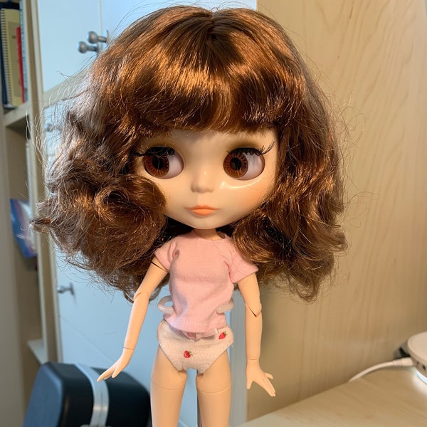 Factory Blythe White Skin Short Wavy Brown Hair w/Extras