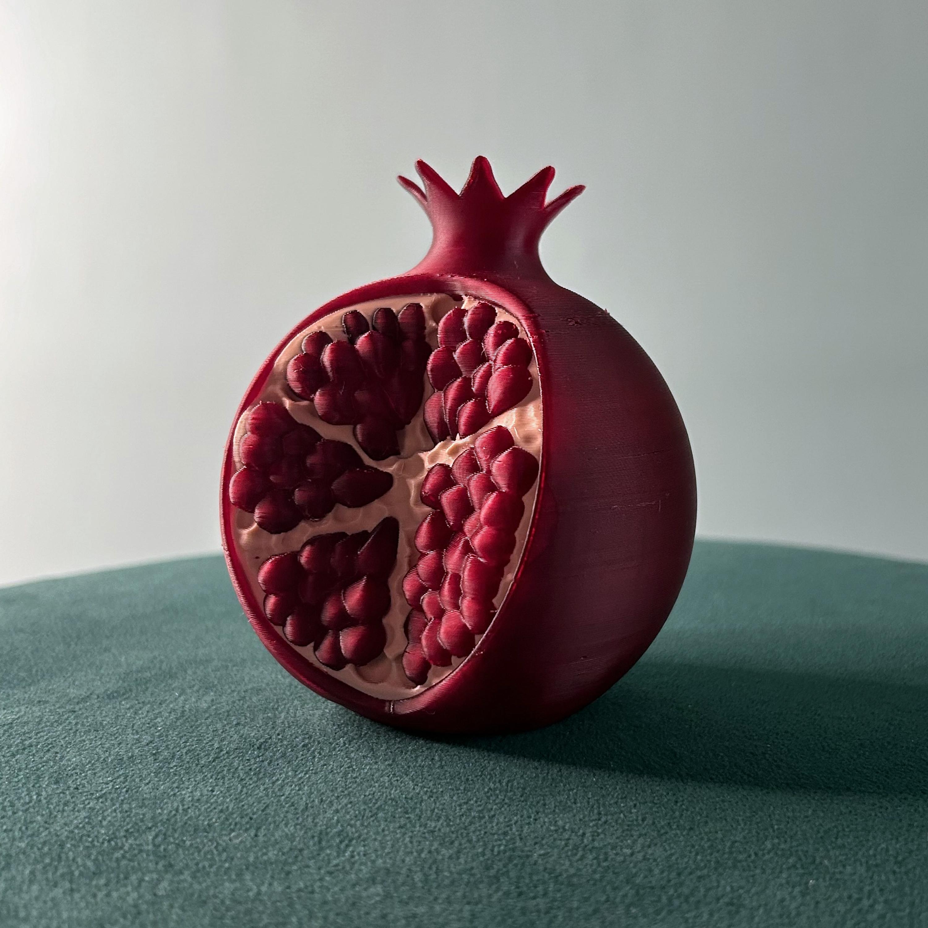 Pomegranate Mini Vase – Hand-Painted 3D Printed Fruit Decor, Mythology-Inspired Accent