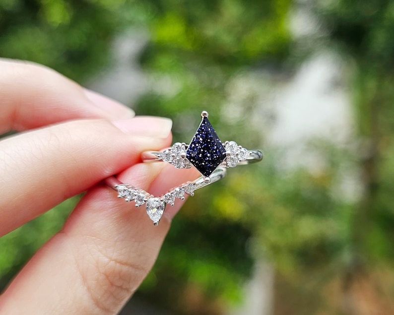 Anillo de boda de nebulosa para mujer, anillos de arenisca de galaxia azul, anillo de promesa personalizado para ella, anillo de compromiso personalizado, juego de anillos nupciales de 2 imagen 5