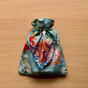 Sac de tarot floral avec cordon de serrage