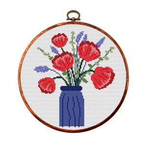 Wilde bloemen. Modern kruissteekpatroon. Boeket getelde kruissteekkaart. Borduurwerk met natuurringen. Kleine steek. Pdf direct downloaden