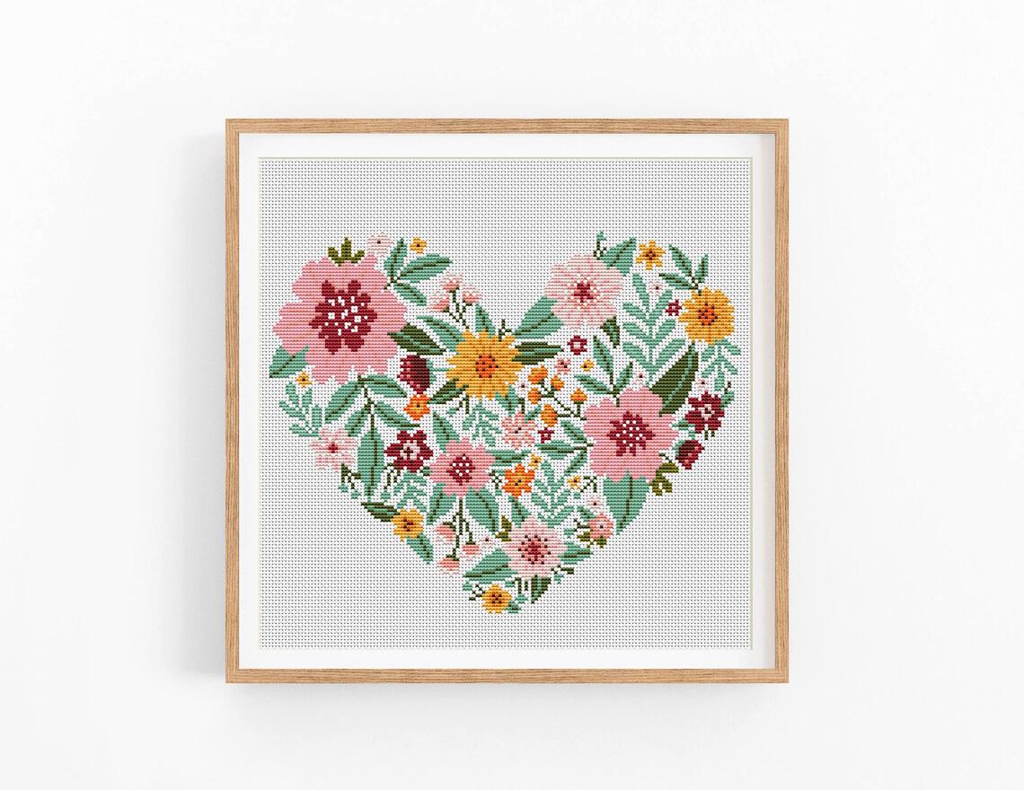 Padrão de ponto cruz moderno Flor Coração Amor, design de bordado para o Dia dos Namorados, gráfico de ponto cruz, ponto cruz para iniciantes, download instantâneo em PDF.