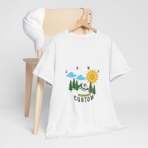 Camiseta personalizável para acampamento de verão, camiseta unissex para acampamento, roupas para acampamento juvenil, roupas para espírito de acampamento