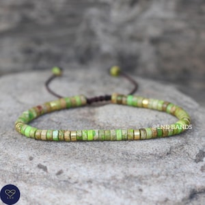 Bransoletka z koralików z zielonego jaspisu trawiastego 2 x 4 mm, regulowany naturalny kamień, delikatna tybetańska boho joga etniczna