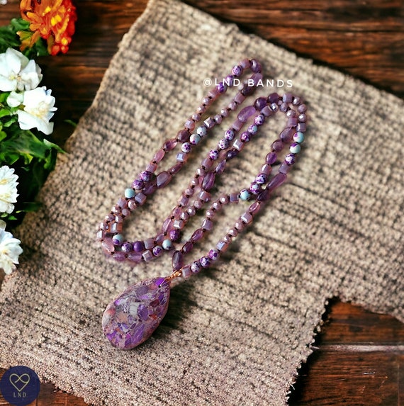 Lavender Glass Stone Elongated Drop Necklace Lavender Glass Stone Elongated Drop Necklace