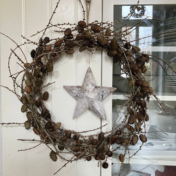 Adventskranz Weihnachtskranz aus Lärchenzweigen für Haustür Wandkranz Ø 50cm Türdekoration Tischkranz skandinavischer Flechtkranz