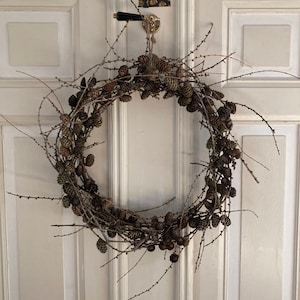 Decorative wreath made of larch branches Winter wreath for front door Ø 50 cm Wall wreath Table wreath Scandinavian wickerwork wreath Table wreath