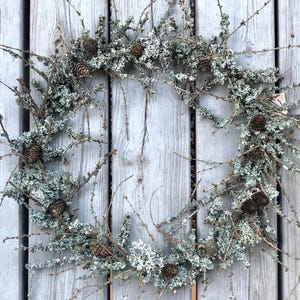 Winter decoration front door wreath made of larch branches Ø 50 cm silver lichen door wreath wall wreath table wreath Scandinavian garden decoration winter wreath