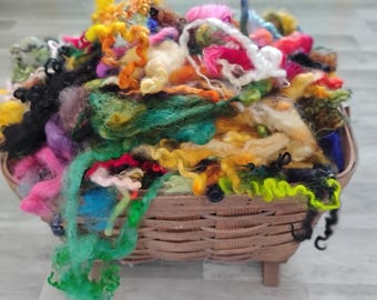 Wool Locks Mystery Grab Bag. Sold by .5 ounce. Mix of any-Leicester Longwool, Cotswold, Masham, Teeswater, Wensleydale, Valias, etc .. doll