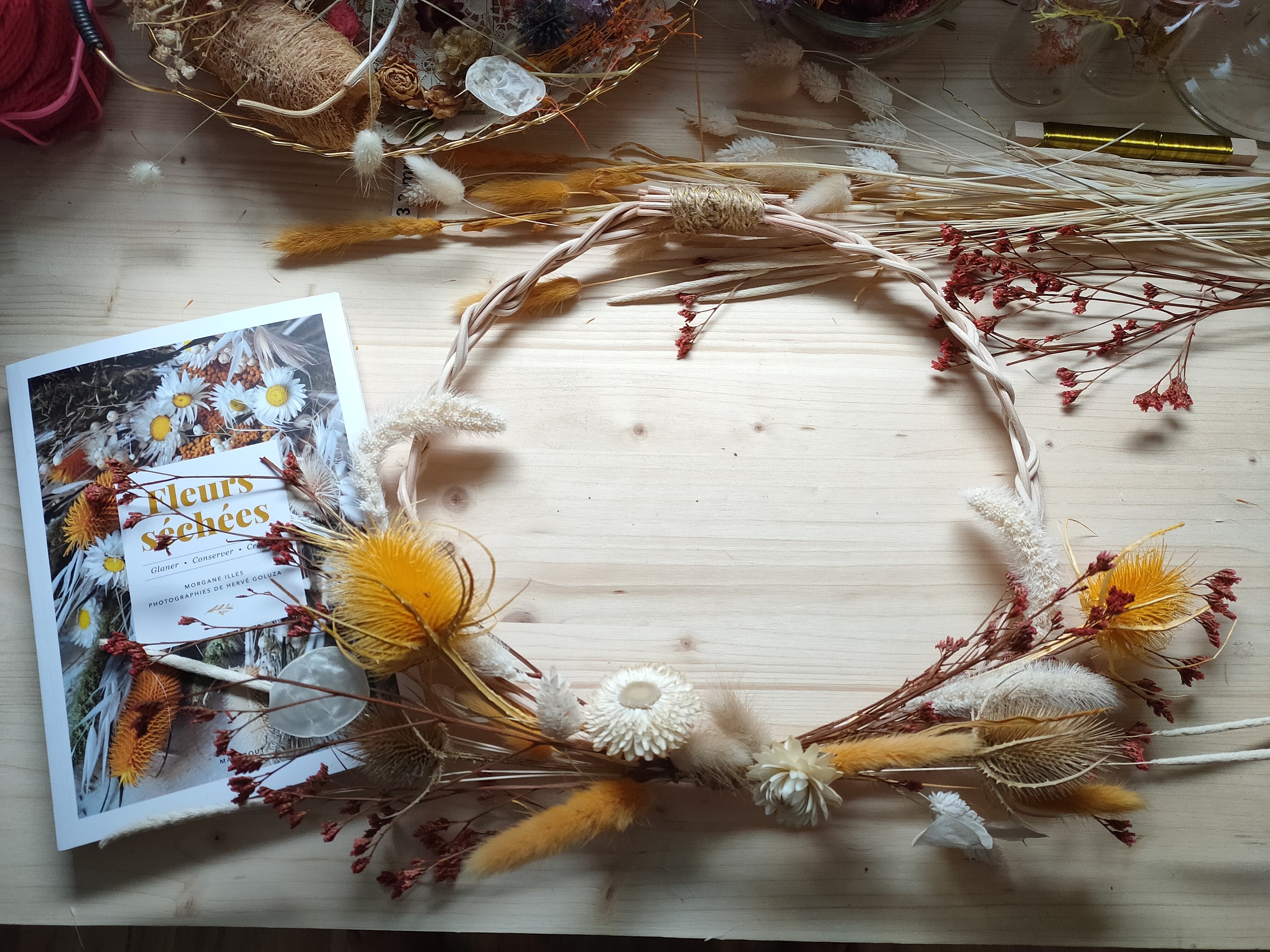 Couronne en Osier et Fleurs Séchées