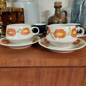 Handpainted Arabia tea cups and saucers with poppies, author's drawing 1967