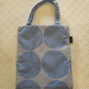 Morbida borsa Marimekko con motivo Kivet, prodotta in Finlandia, grande borsa per cosmetici