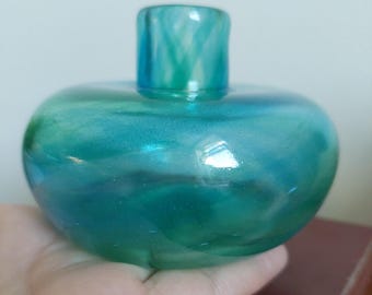 Jarrón de cristal artístico sueco firmado por Vera Einemo - Kosta Vintage Studio, soplado a mano, color verde mar.