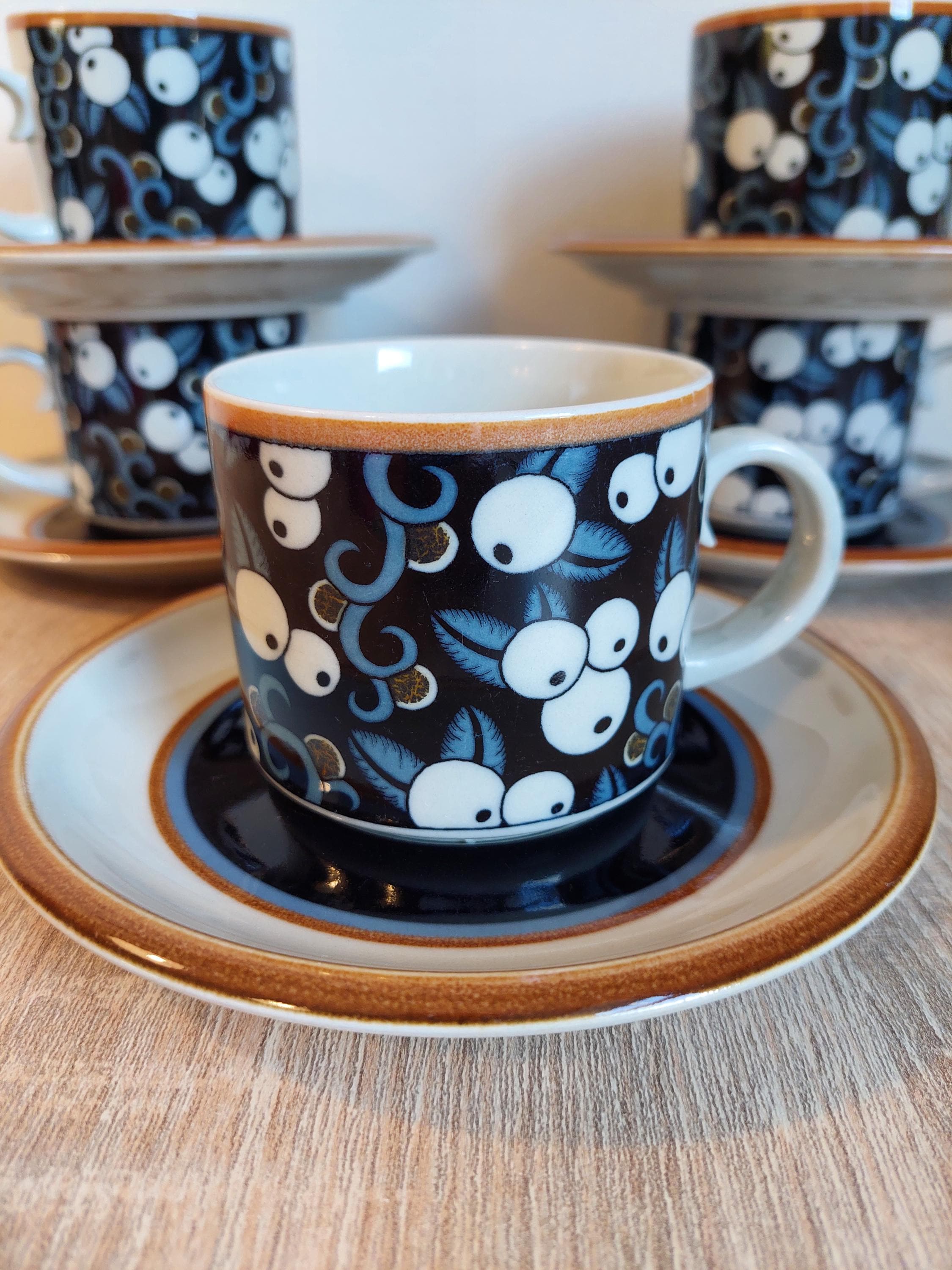 食器 ARABIA FINLAND VTG Arabia Finland Porcelain Teacup & Saucer Set - Rusty