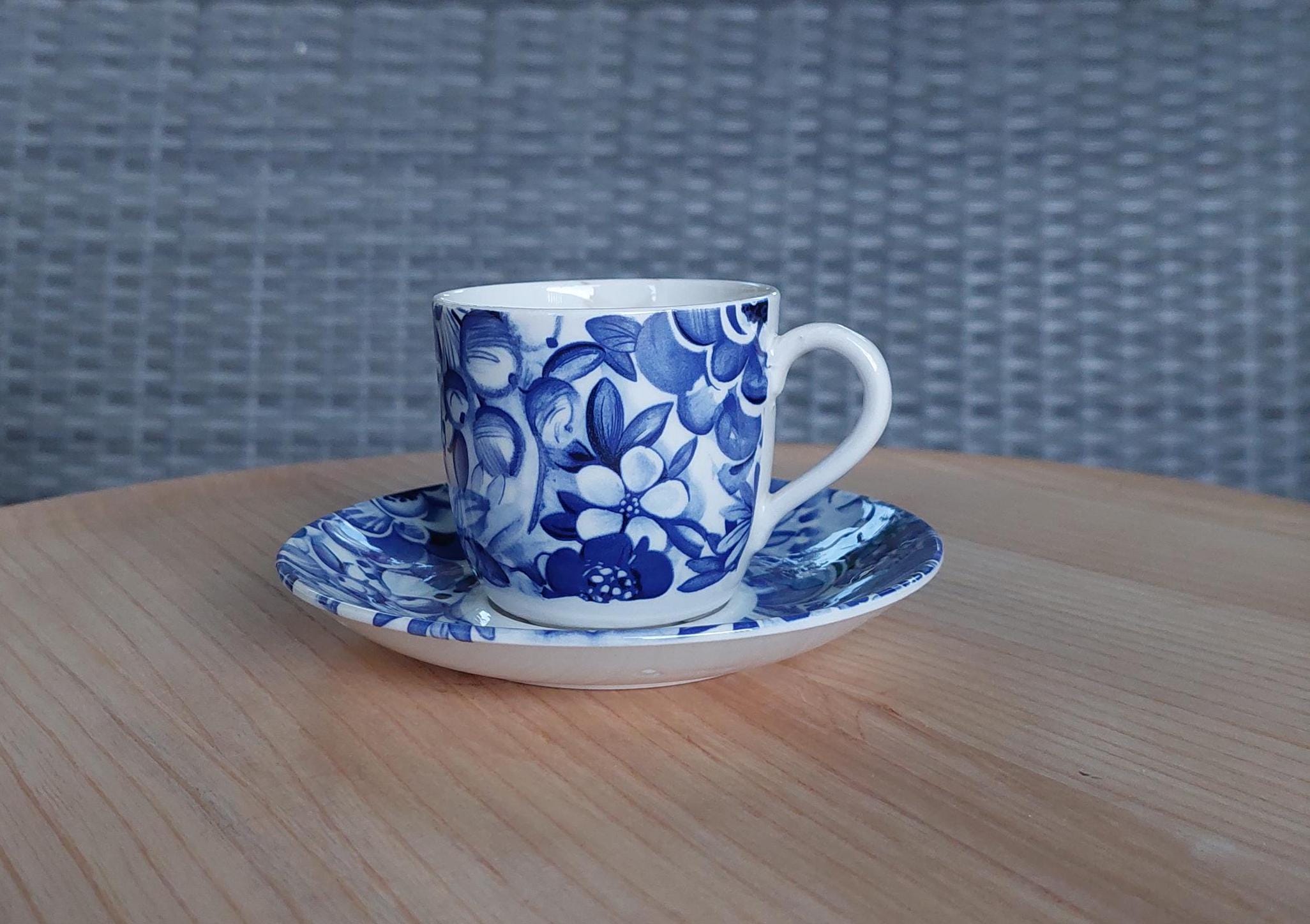 Upsala Ekeby Gefle Astra Purple/White Cups & Saucers - Set