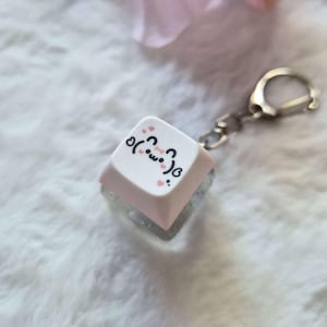 Chaveiro com emoji Kaomoji de coelho anjo fofo | Luzes RGB | Brinquedo Fidget