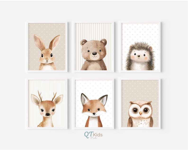 Puede incluir: Seis l&aacute;minas enmarcadas con ilustraciones de acuarela de animales del bosque: un conejo, un oso, un erizo, un ciervo, un zorro y un b&uacute;ho. Cada l&aacute;mina tiene un fondo neutro y un marco blanco. Adecuado para una habitaci&oacute;n infantil.