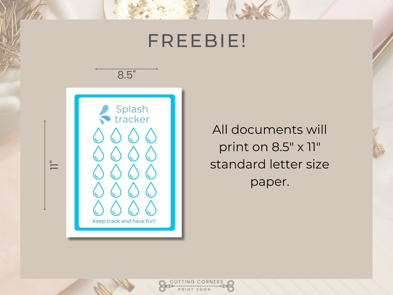 Op de afbeelding: Een printbare "Splash Tracker"-kaart van 8,5 x 11 inch met 24 blauwe regendruppels. De kaart is ontworpen om te helpen bij het bijhouden van de voortgang naar een doel. De tekst "Keep track and have fun!" staat onderaan de kaart.