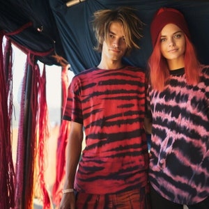 Tie Dye T Shirt With Red Black Stripes, Handmade Unique Pattern, XS-5X Plus Size, Abstract Outstanding Festival Outfit, Made to Order