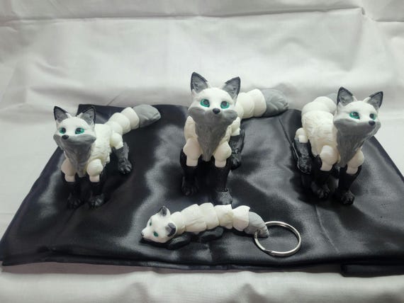 Large Articulated Arctic Snow Fox  - Flexi Fidget Keychain Toy - 3d printed Animal- Flexi Body And Tail