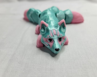 Kitsune Fox Flexi stampato in 3D: spirito mitologico giapponese articolato a 3 code