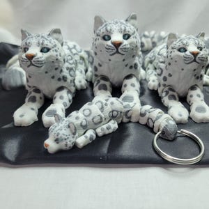 Juguete de escritorio flexible con forma de leopardo de las nieves de gran tamaño: llavero pequeño articulado, monedero, cartera, mochila, escritorio, animal de peluche impreso en 3D