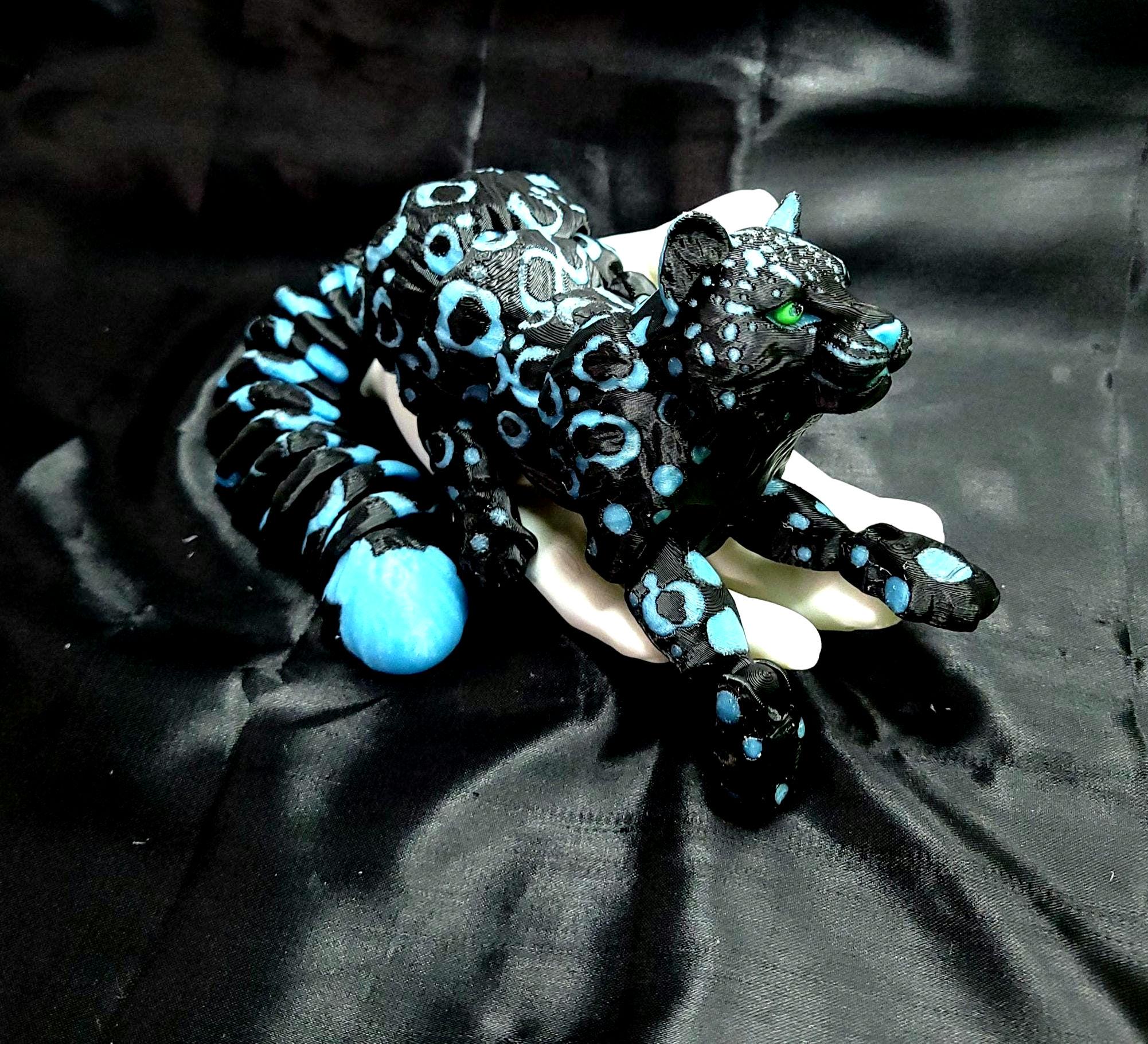 希少　Roen SemanticleopardN-3Bfai 3D Printed Snow Leopard Articulated Flexi Animal- Black and Glow