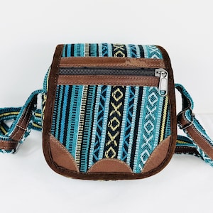 Bolso bandolera unisex pequeño de cuero de cáñamo de color azul cielo, bolso hecho a mano para hombre y mujer, bolso de hombro, regalo, bolso de viaje bohemio hippie, bolso tipo billetera