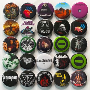 Doom metalen speldbuttons 25 mm, 32 mm, 44 mm