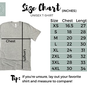 K&ouml;nnte beinhalten: Eine Gr&ouml;&szlig;entabelle f&uuml;r Unisex-T-Shirts, die Brust- und L&auml;ngenma&szlig;e in Zoll f&uuml;r die Gr&ouml;&szlig;en XS bis 4XL zeigt.