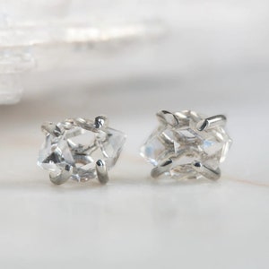 925 Studs de diamantes Herkimer crudos, Pendientes Herkimer de plata de ley, Pendientes Herkimer Stud de piedra cruda, Pendiente hecho a mano de plata, Regalo para ella imagen 1