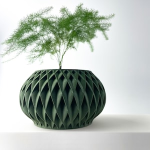 Indoor Planter Pot with Drainage, Unique Geometric 3D Printed in Green for Flower and Succulents, Home and Office Decor