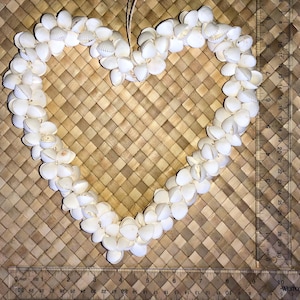 Clam Shells Heart Shape Wreath