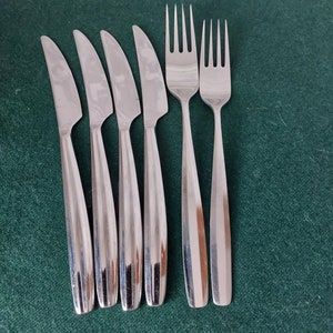 Hackman Carelia,cutlery set 6 parts,4 dessert knifes,1 dinner fork and 1 dessert fork,designed by Bertel Gardberg,Finland