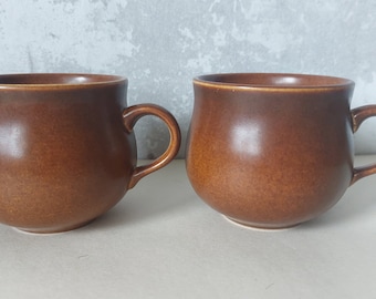 Deux tasses vintage en céramique marron. Suède. Lisa Larson ?