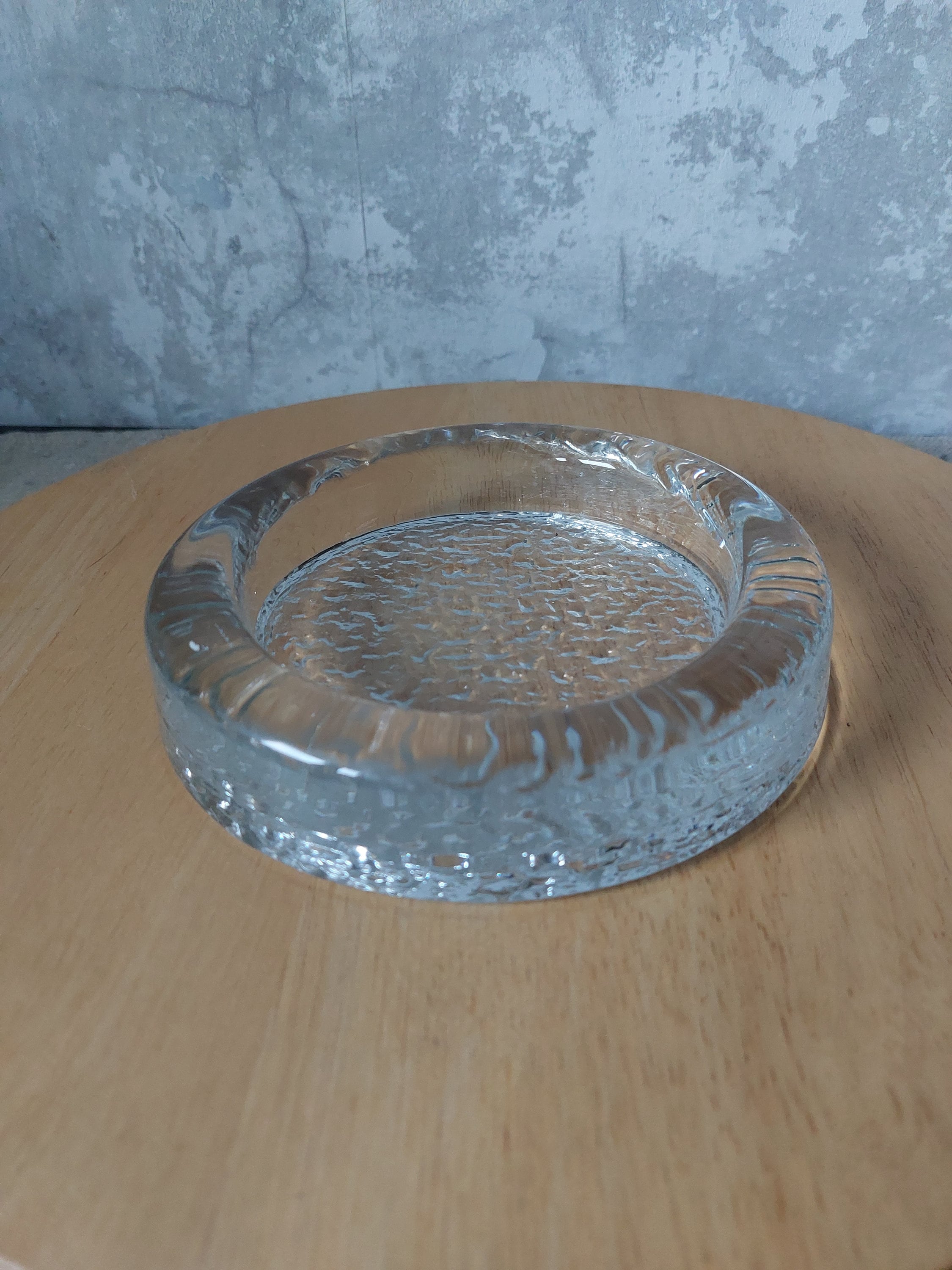灰皿、ビザ、ティモ サルパネバ、イッタラ、1970 年代、フィンランド