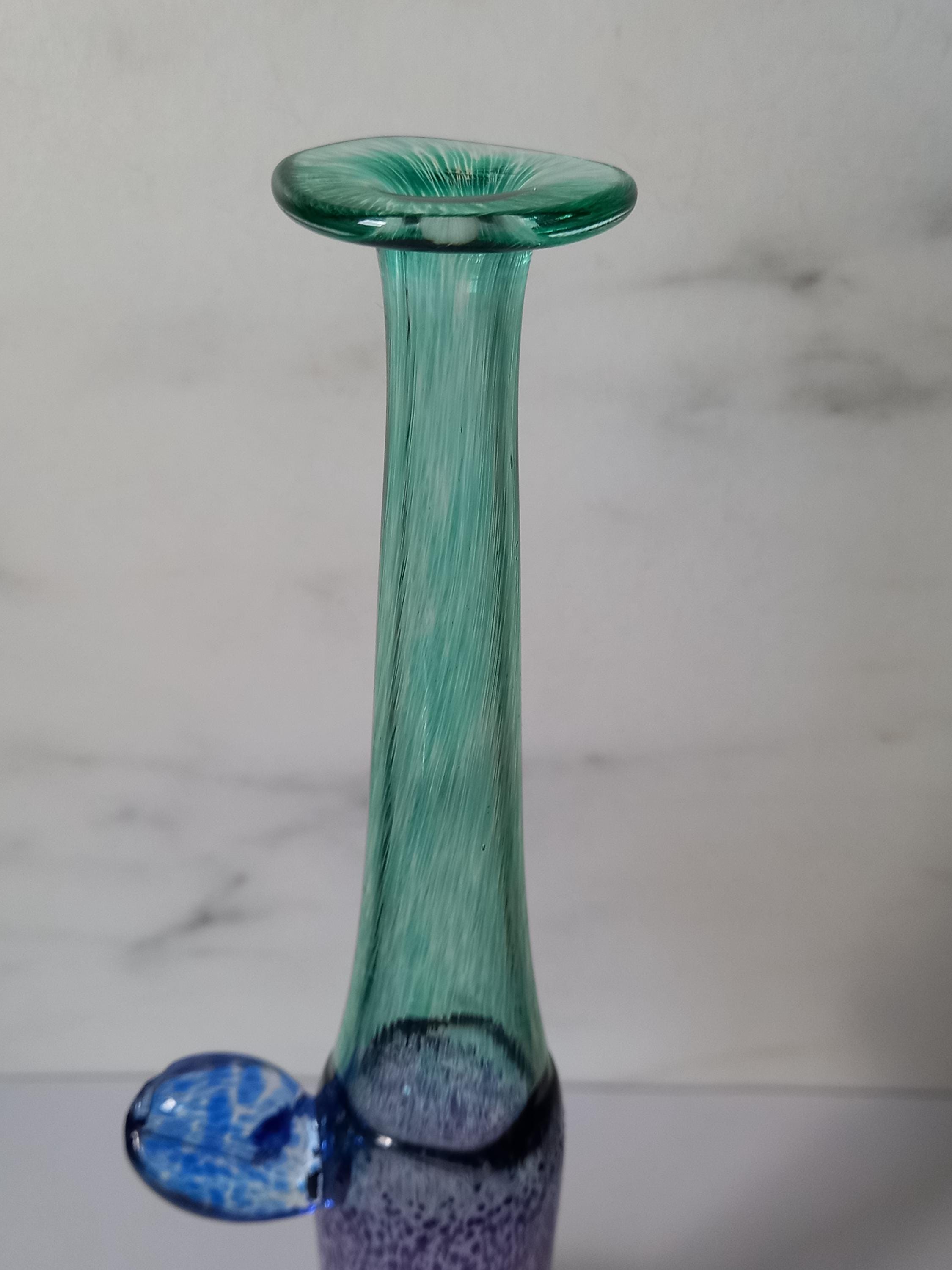 Kosta Boda「Windpipe」花瓶、Bertil Vallien作 – Scandinavian Art