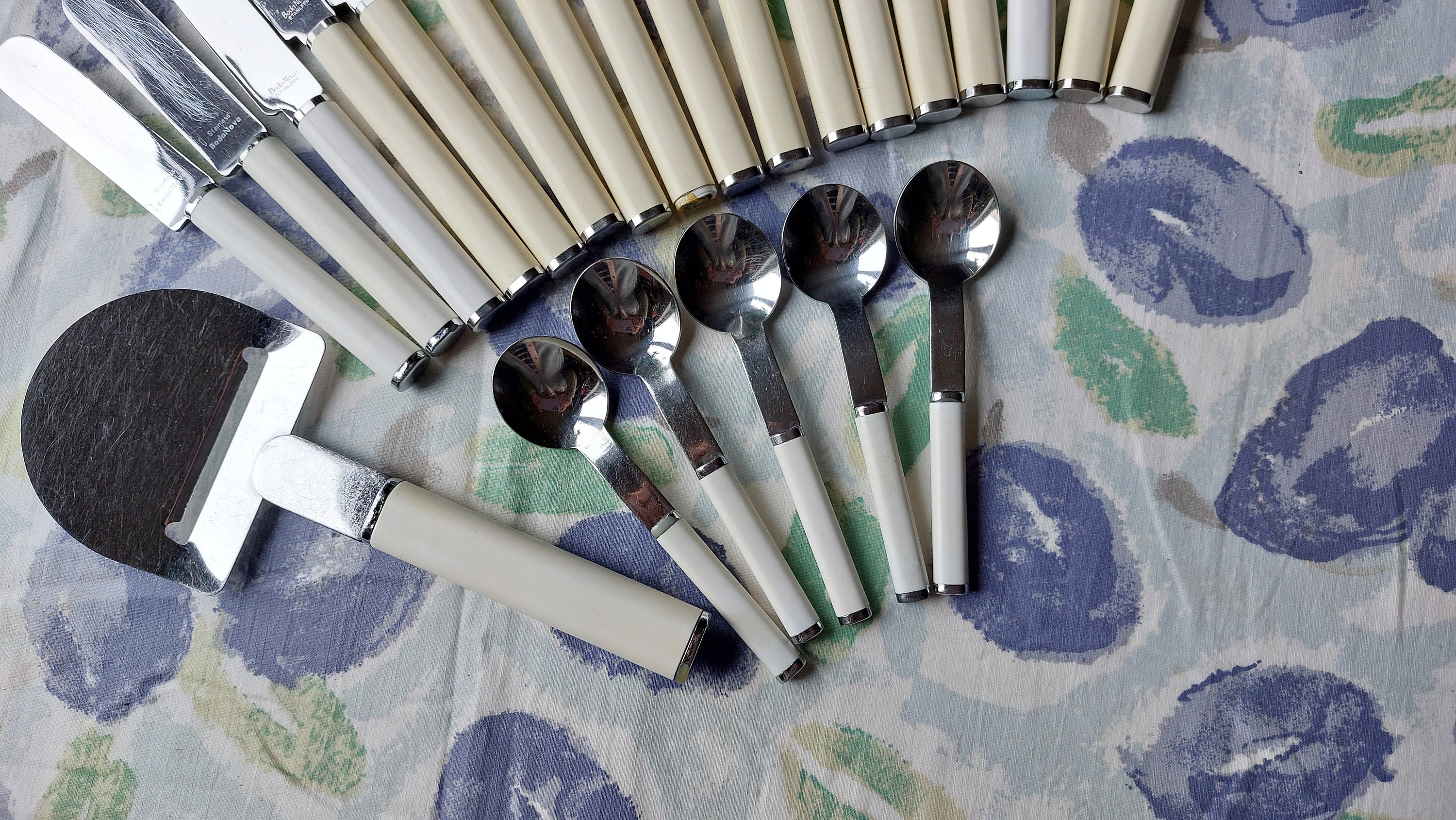 boda nova ステンレス　カトラリーセット　27本セット Mikael Björnstjerna Boda Nova Cutlery Oval Set of 23 Pieces - Etsy