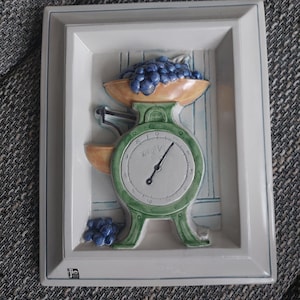 Jie Gantofta, Zweden, 3D keramische wandtegel, keukenweegschaal, gesigneerd door Aimo