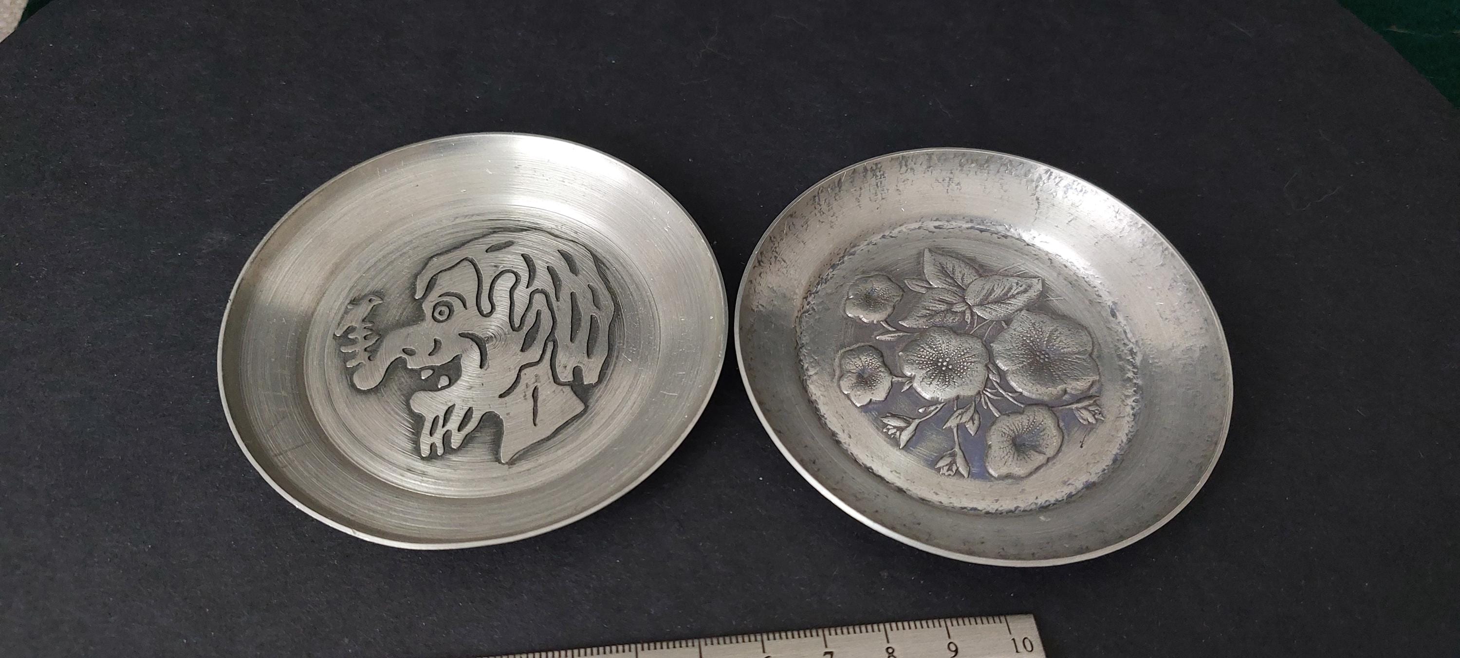 ビンテージ アンティーク 90s ツノ壁掛 ネイティブ ミッドセンチュリー 希少 Eik Tinn Norge Pewter Two Vintage Decor Small Plates 70s - Etsy