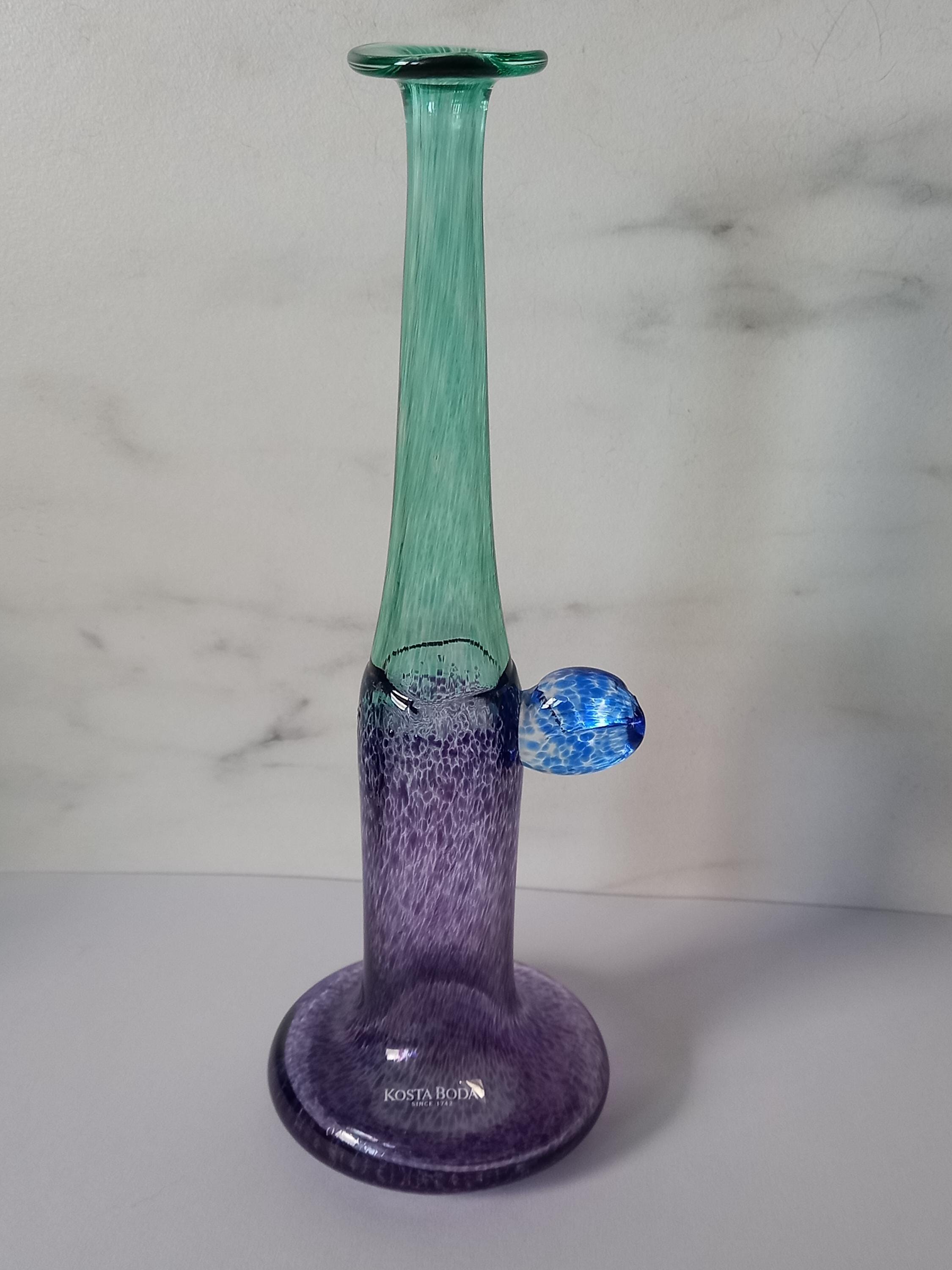 Kosta Boda「Windpipe」花瓶、Bertil Vallien作 – Scandinavian Art