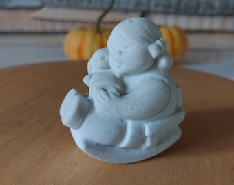 Vintage Marbell Stone Art-beeldje meisje met baby Belgische zandsteen