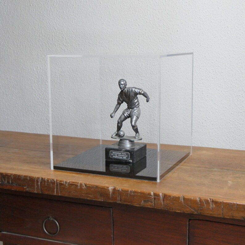 Acrylic Showcase, Display case, with black acrylic base 25 x 25 x 25 cm