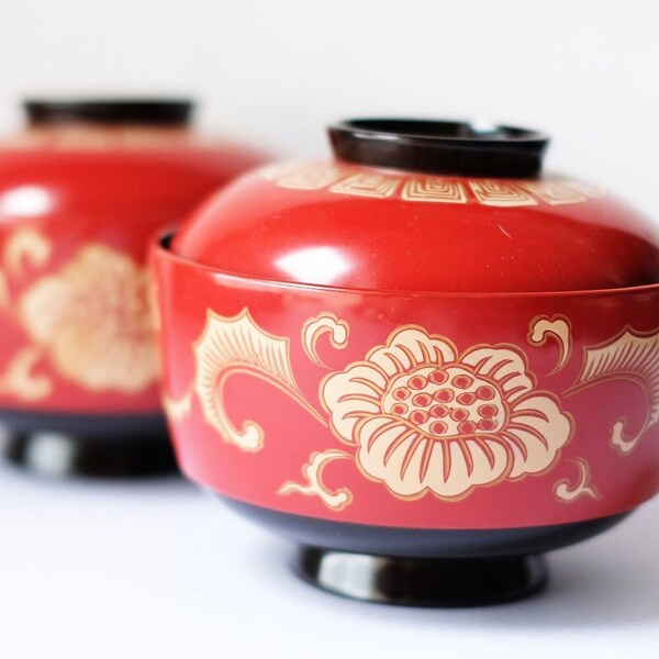 Set of two vintage Japanese lacquer bowls with lids