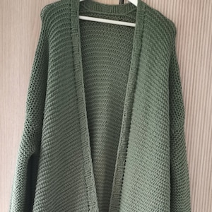 GRÜNER CRDIGAN, Aran-Strickjacke, Aran-Strickjacke, Cozy Chic Knits: Umfassen Sie Eleganz mit unserem Angebot an zeitlosen Damen-Cardigans auf Etsy