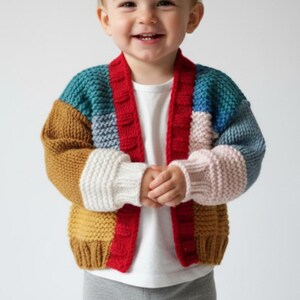 Suéter de bebé patchwork vibrante, cárdigan multicolor tejido a mano para niños pequeños, regalo unisex para bebé en colores llamativos